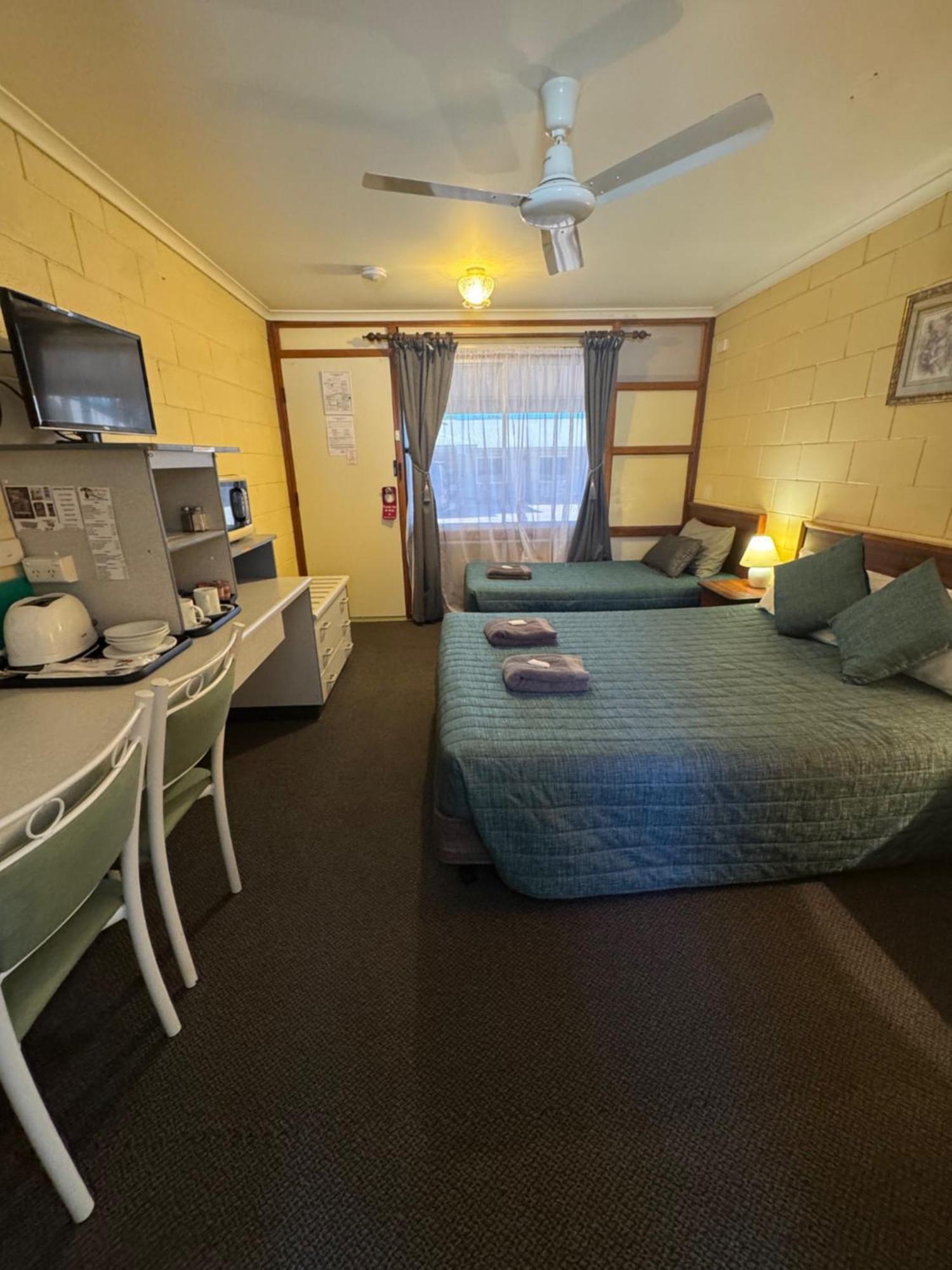 Warrego Motel Charleville Exterior foto
